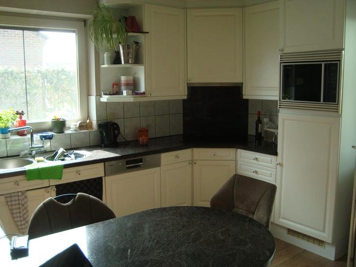 Complete keuken met granieten bladen, Huis en Inrichting, Keuken | Complete keukens, Gebruikt, Hoekkeuken, Wit, Graniet of Steen