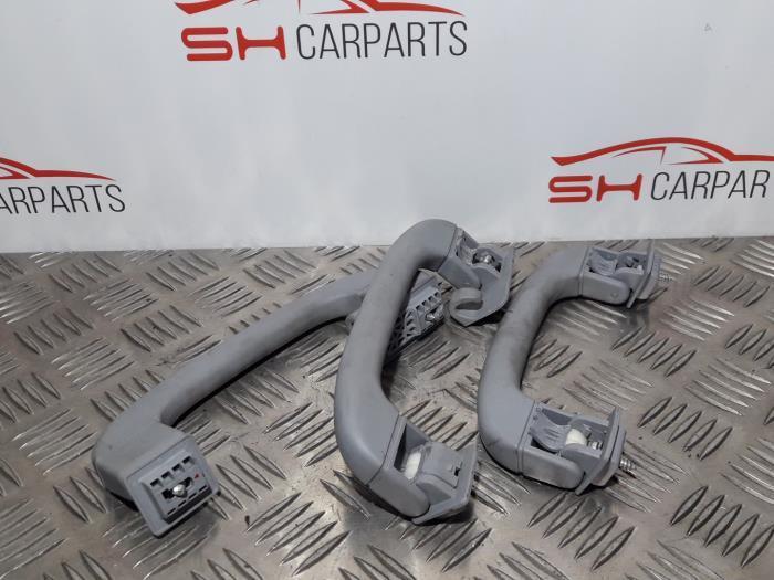 Poignée d'un BMW 1-Serie, Autos : Pièces & Accessoires, Habitacle & Garnissage, BMW, Utilisé, 3 mois de garantie, Enlèvement ou Envoi