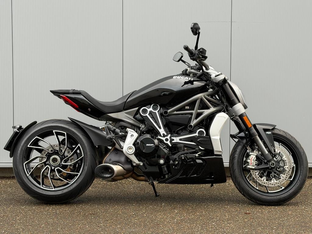 Ducati Diavel S / Termignoni / 2024-2400 km / Garantie 2028, Permis Moto A, Tourisme, Entreprise, Plus de 35 kW