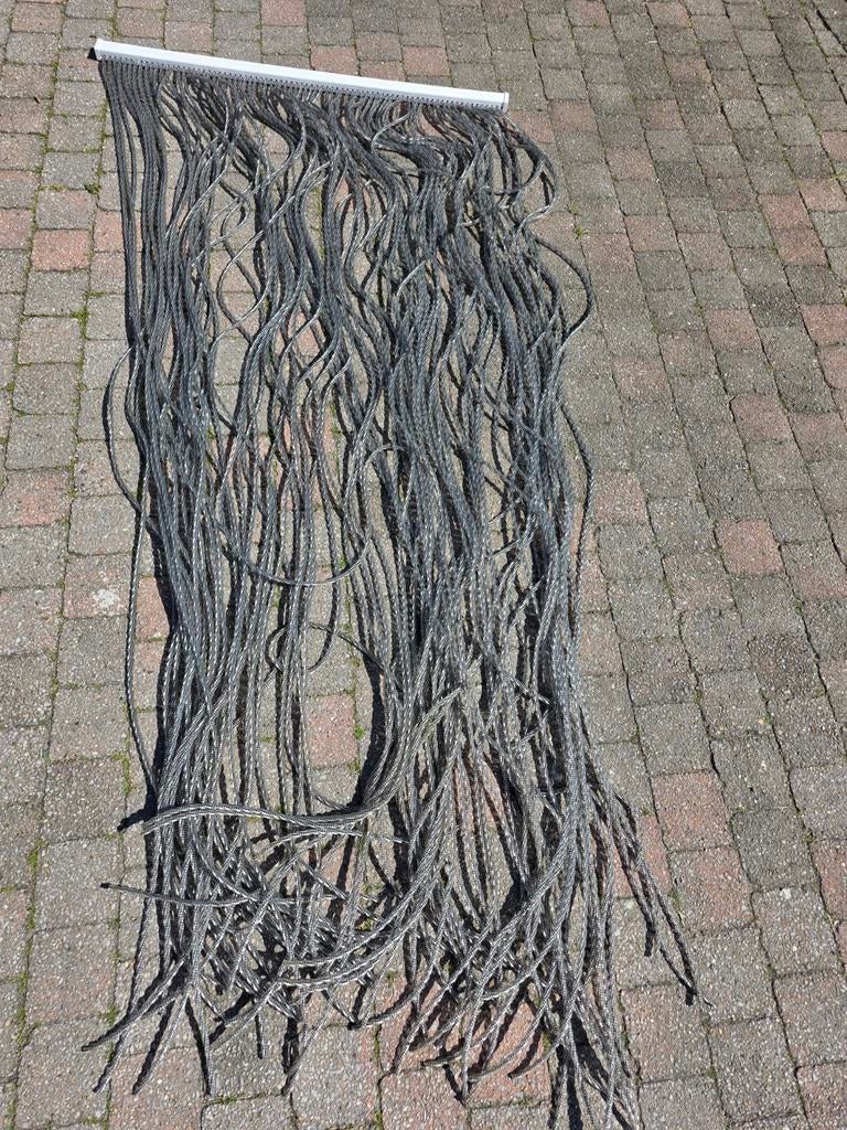 Vliegen lamellen voor aan deur, Ophalen