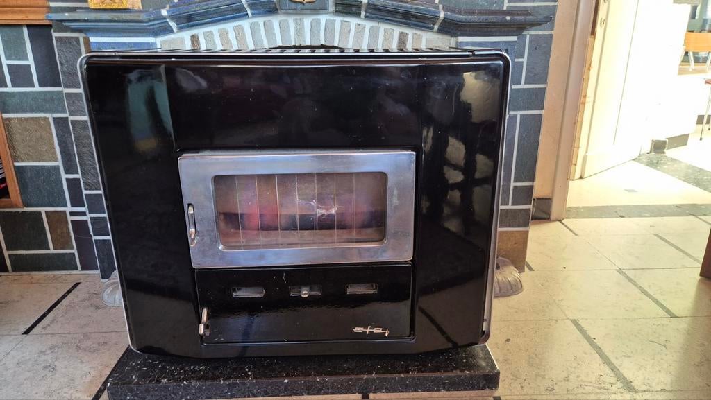 Oude kachel, jaren 60, merk Efel, Ophalen