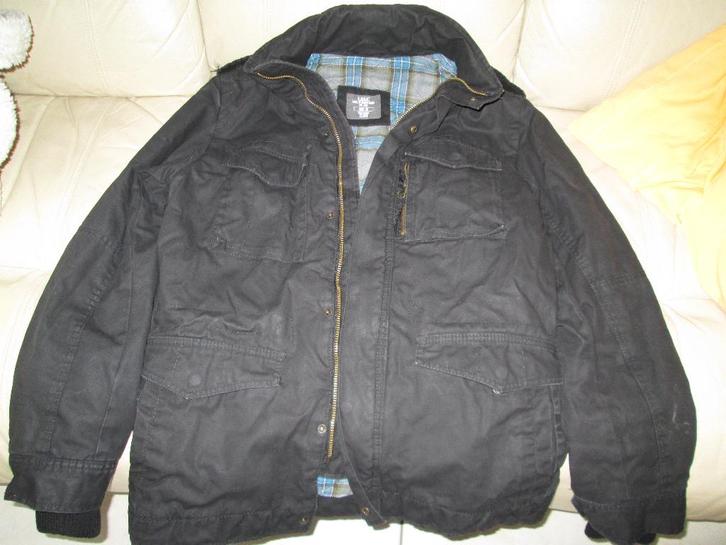 Blouson d'hivers noir matelassé pour hommes Taille M., Vêtements | Hommes, Vestes | Hiver, Porté, Taille 48/50 (M), Noir, Enlèvement