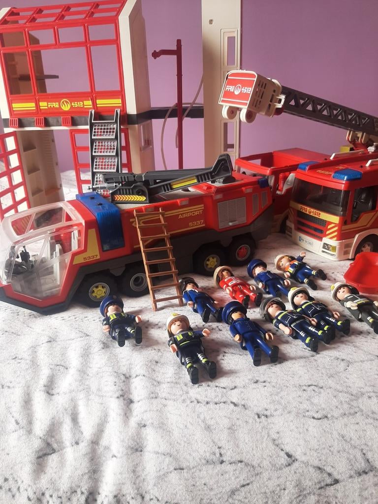 Playmobil  brandweerkazerne +auto's + mannetjes, Ophalen of Verzenden