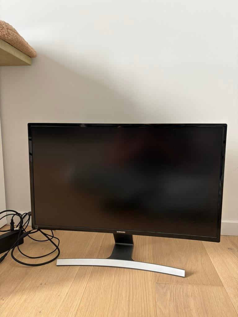 Samsung monitor, Computers en Software, Ophalen, Zo goed als nieuw