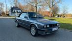BMW E30 320i cabriolet, Autos, Cuir, Argent ou Gris, Cabriolet, Boîte manuelle