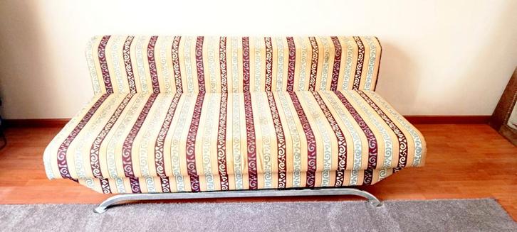 Clip clap canapé lit, confortable avec espace de rangement p, Maison & Meubles, Chambre à coucher | Canapés-lits, Enlèvement