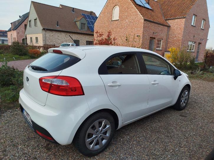 Kia Rio 1.2 Essence — Faible kilométrage — Sans accident, Autos, Kia, Particulier, Rio, ABS, Airbags, Air conditionné, Alarme
