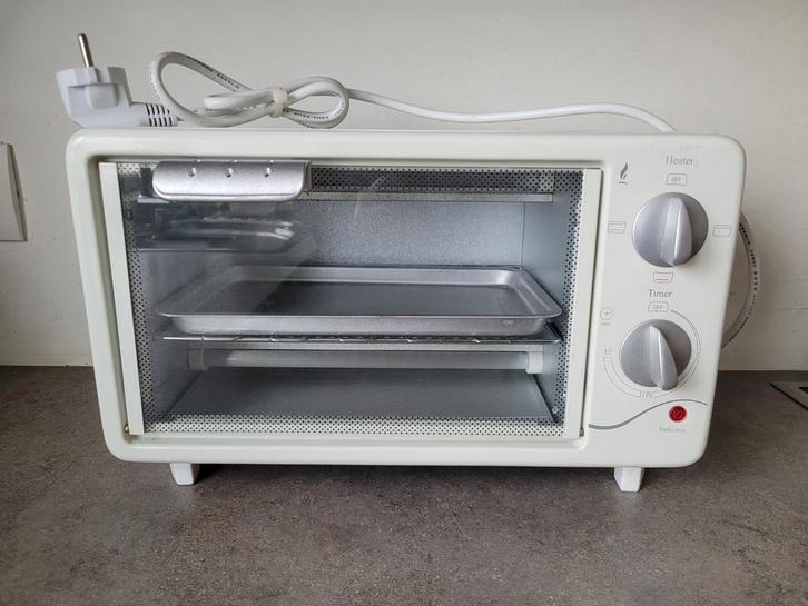 Mini-four compact (600 W) - Idéal pour le camping ou les étu, Caravanes & Camping, Outils de camping, Comme neuf, Enlèvement