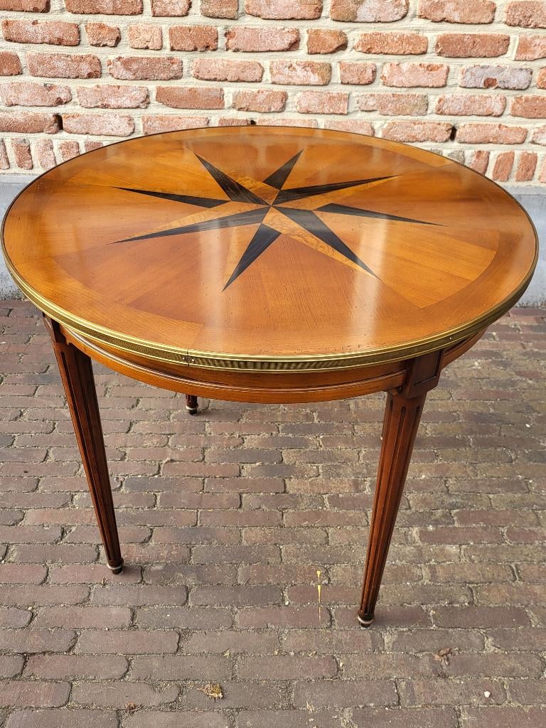 Richelieu France ronde bijzettafel met ster, Antiquités & Art, Antiquités | Meubles | Tables, Enlèvement