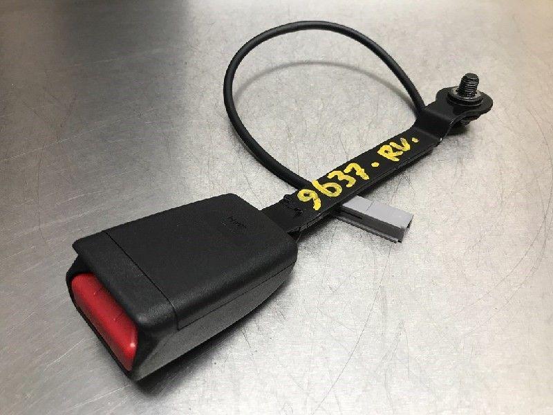 GORDELSLOT RECHTS VOOR Mazda CX-5 (KE,GH) (01-2011/10-2017), Auto-onderdelen, Interieur en Bekleding, Gebruikt, Mazda