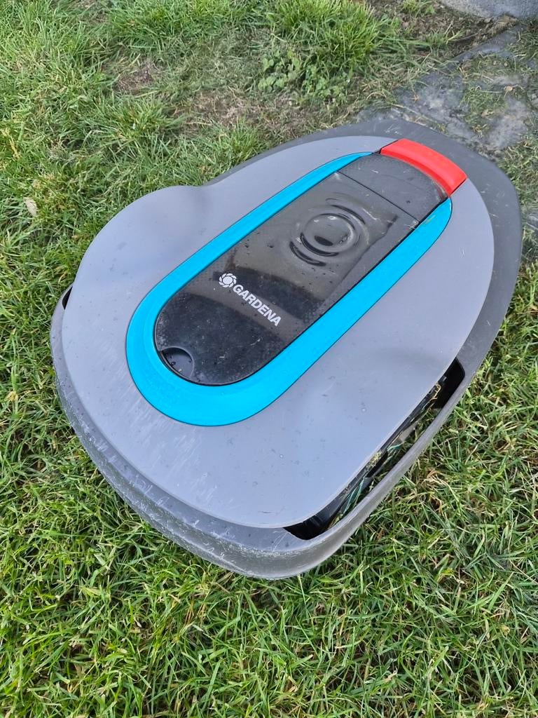 Tondeuse robot Bluetooth Gardena Sileno City 500 + sa base, Enlèvement, Utilisé, Gardena, Contrôlable via l'application