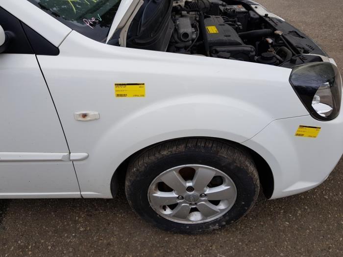 Aile avant droite d'un Kia Rio, Autos : Pièces & Accessoires, Carrosserie & Tôlerie, Kia, Utilisé, 3 mois de garantie, Enlèvement ou Envoi