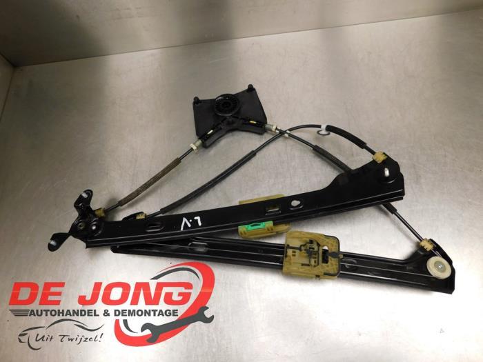 Mécanique vitre 4portes avant gauche d'un Volkswagen Polo, Volkswagen, -, 3 mois de garantie, Utilisé