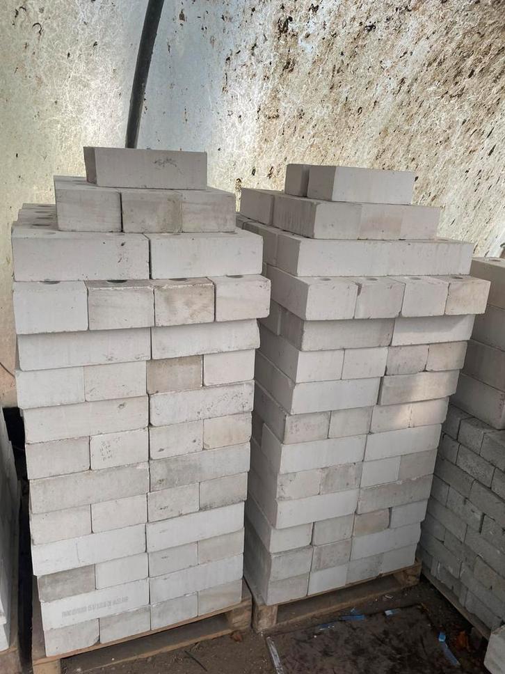 Grote en kleine partij Ytong blokken ( gebruikt), Doe-het-zelf en Bouw, Metselstenen, Gebruikt, Bakstenen, Ophalen