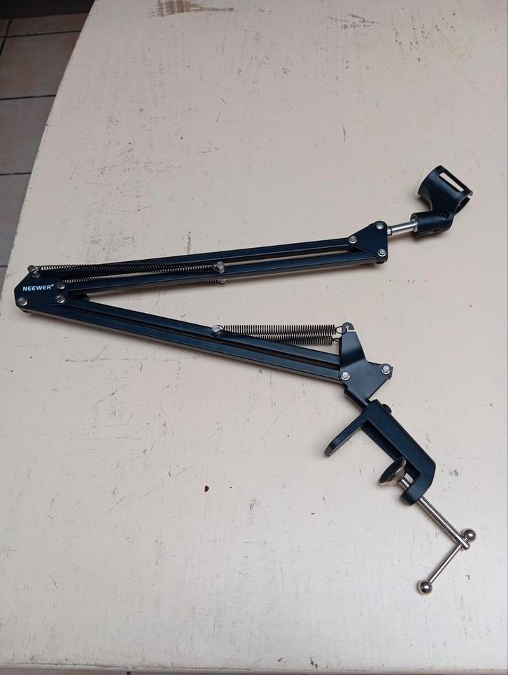 Bras de micro articulé NEEWER avec pince de table – parfait, TV, Hi-fi & Vidéo, Support de télévision, Enlèvement