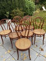 7 chaises Thonet, Enlèvement