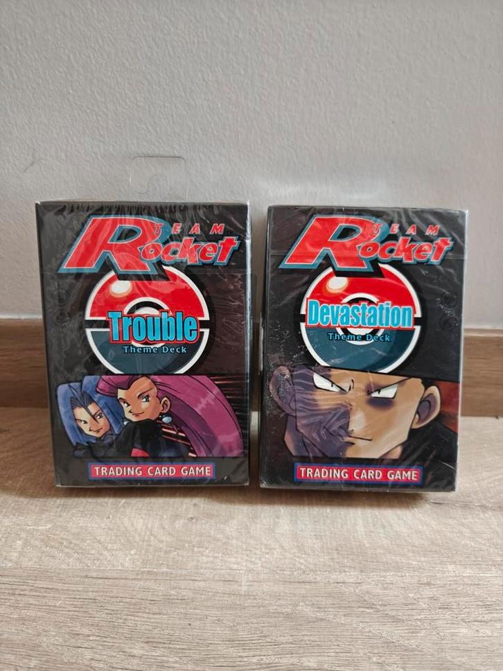 Pokémon team rocket theme decks WOTC, Hobby en Vrije tijd, Verzamelkaartspellen | Pokémon, Zo goed als nieuw, Speeldeck, Foil