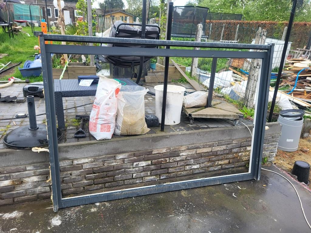 Raam pvc binnen  wit buiten  7016     b2200 mm op h1440 mm, Doe-het-zelf en Bouw, Raamkozijnen en Schuifdeuren, Ophalen