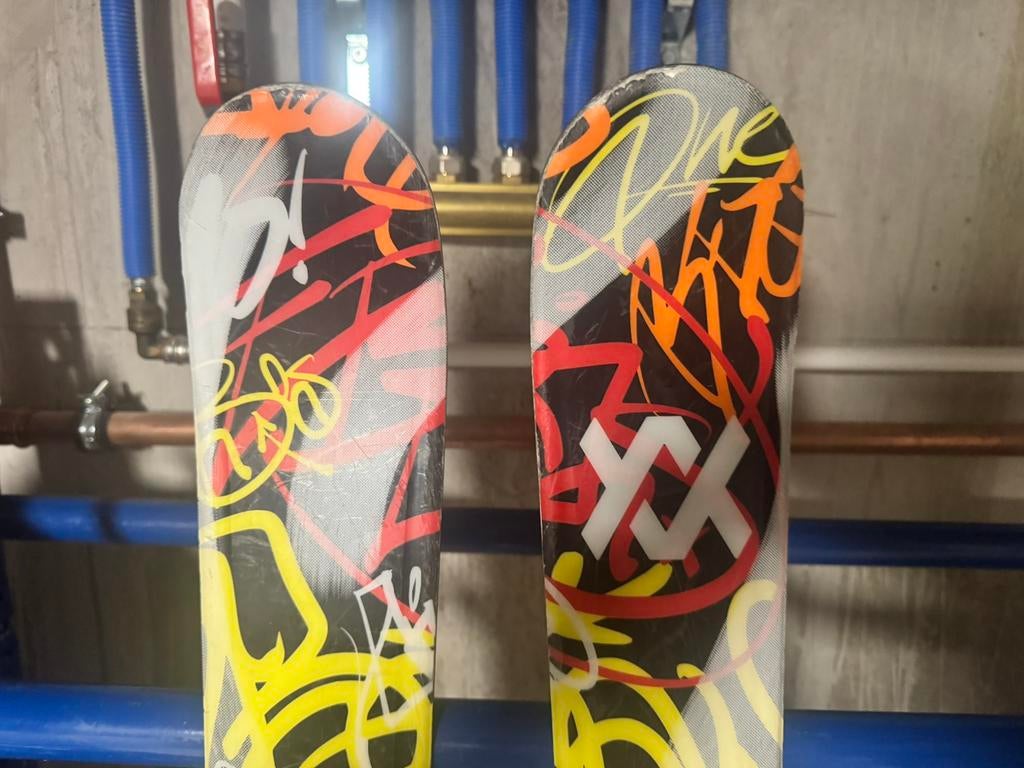 Volkl revolt 81 skis 24/25, Sports & Fitness, Ski & Ski de fond, 160 à 180 cm, Autres marques, Carving, Enlèvement ou Envoi