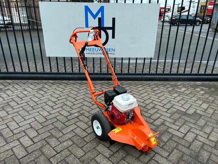 Dosko 200-6H benzine boomstronkenfrees/stobbenfrees, Tuin en Terras, Hand-tuingereedschap, Gebruikt, Overige soorten, Ophalen