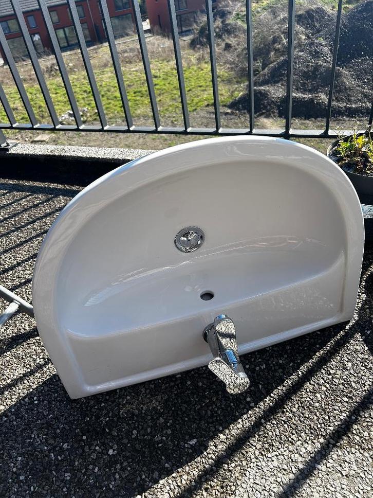 Lavabo avec mitigeur, Bricolage & Construction, Sanitaire, Comme neuf, Lavabo, Enlèvement