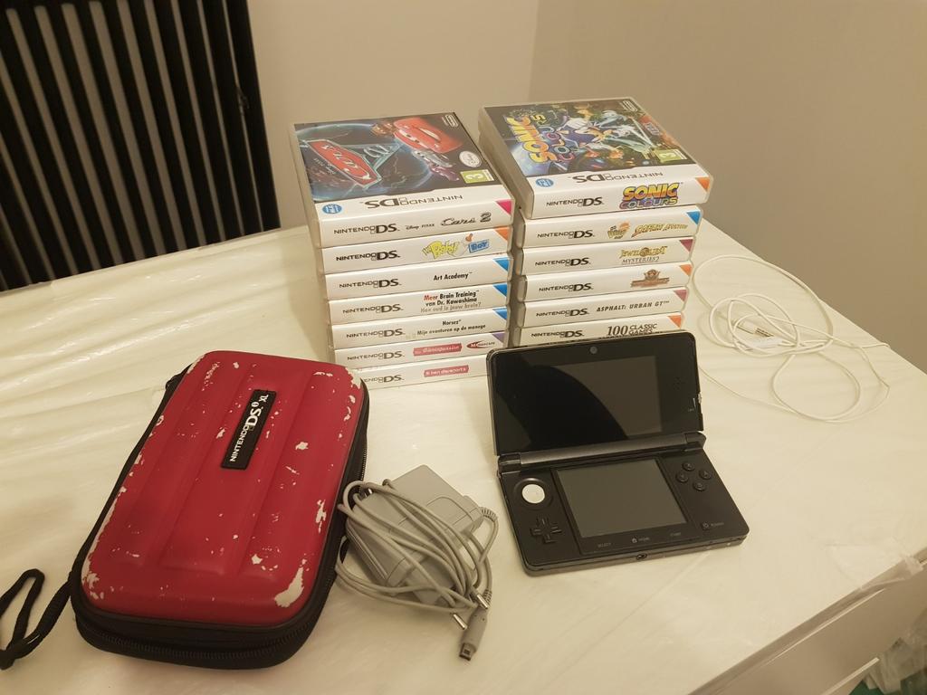 Lot de 3 consoles Nintendo 3DS XL ET 2 DS HS - FR
