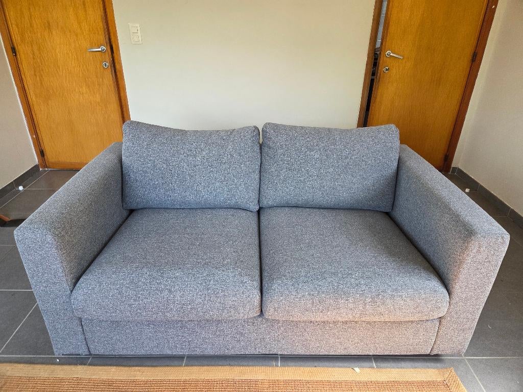 Vimle 2-zits gunnared middengrijs, Huis en Inrichting, Ophalen, 150 tot 200 cm, Tweepersoons, 75 tot 100 cm