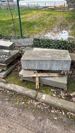 Overschotten natuursteen , beton , steentjes en keermuren, Ophalen, Zo goed als nieuw, Natuursteen, Overige typen