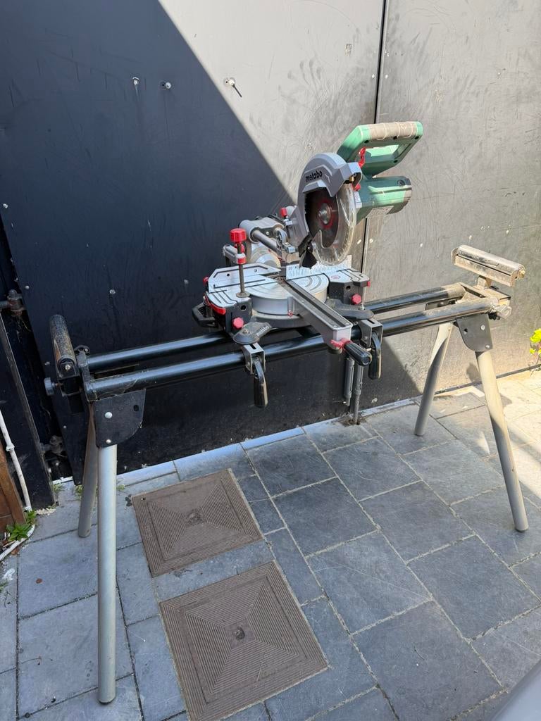 Scie a onglet metabo avec pied, Enlèvement, Utilisé