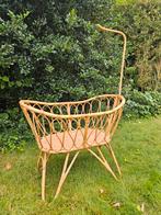 Vintage rotan wieg, Ophalen, Zo goed als nieuw, Wieg