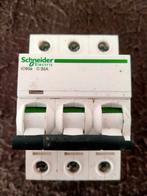 Zekering Schneider 3P 32, Ophalen
