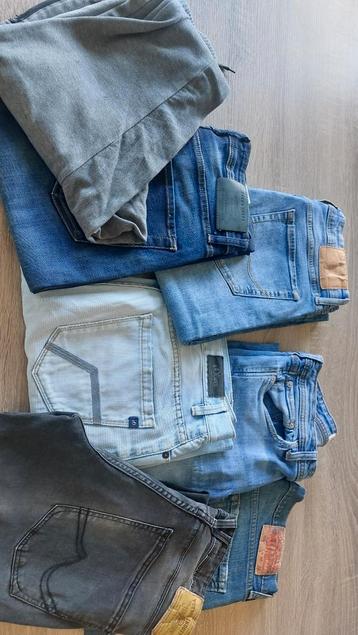 Jeans broeken maat 31 en 32 beschikbaar voor biedingen
