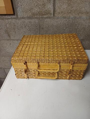 Pic-nicmand  beschikbaar voor biedingen