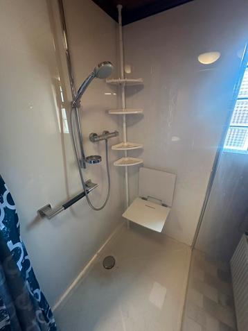 Inloopdouche zelf af te breken beschikbaar voor biedingen