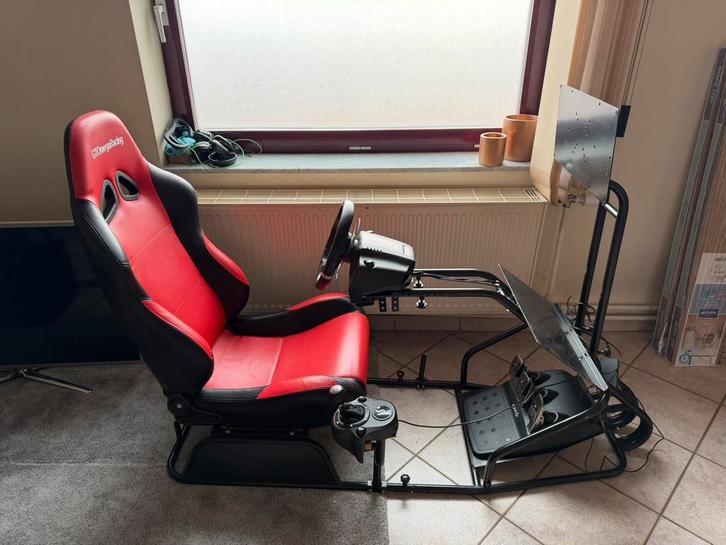Setup de simulation complet – Logitech G920 + siège GT Omega, Games en Spelcomputers, Games | Pc, Zo goed als nieuw, Simulatie