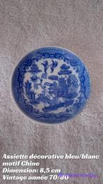 Assiette décorative bleu/blanc 8,5 cm motif Chine, Antiquités & Art, Antiquités | Assiettes décoratives & Carrelages, Enlèvement ou Envoi