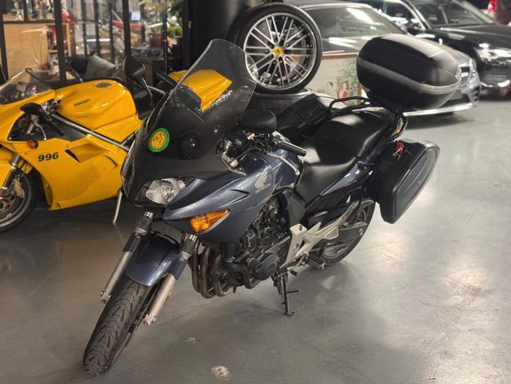 Moto Honda CBF600, Motoren, Motoren | Honda, Bedrijf, Toermotor, meer dan 35 kW, 1 cilinder, Motorrijbewijs A, ABS, Ophalen of Verzenden