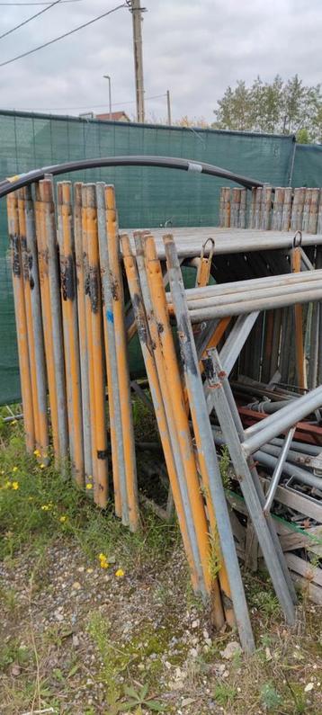 Complete Set Stevige Bouwsteigers (30 stuks)  beschikbaar voor biedingen