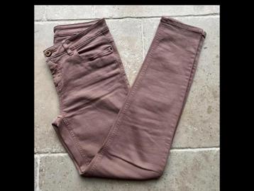 Zara Basic jeans voor dames beschikbaar voor biedingen