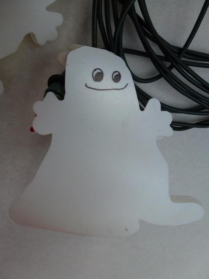 halloween slinger verlichting met 20 spookjes wit, Hobby en Vrije tijd, Feestartikelen, Gebruikt, Versiering, Ophalen of Verzenden