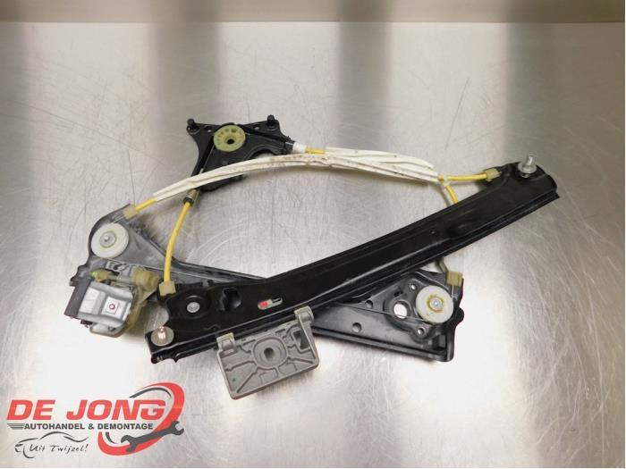 Ruitmechaniek 4Deurs rechts-achter van een Mercedes CLA, Auto-onderdelen, Ruiten en Toebehoren, Mercedes-Benz, Gebruikt, 3 maanden garantie