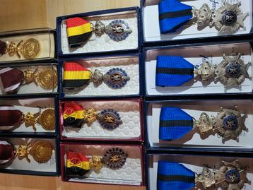 Lot medailles  beschikbaar voor biedingen
