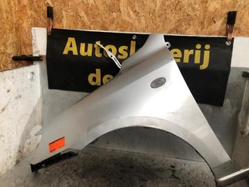 Scherm links-voor van een Mazda 2. beschikbaar voor biedingen