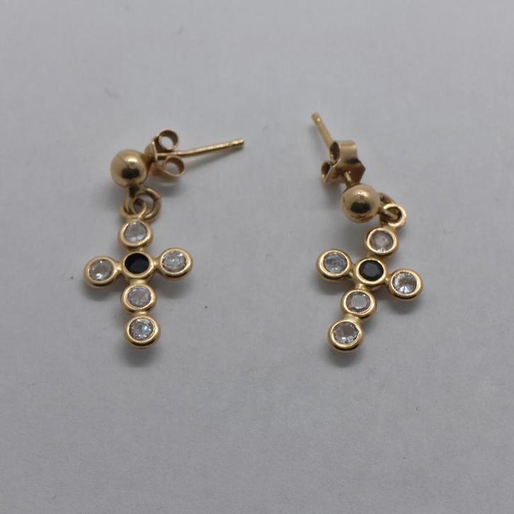 Boucles d'oreilles en forme de croix en or 14 carats avec sa, Bijoux, Sacs & Beauté, Boucles d'oreilles, Comme neuf, Puces ou Clous