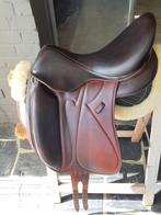 Superbe selle makila S by devoucoux sellier, Animaux & Accessoires, Enlèvement ou Envoi, Comme neuf, Dressage