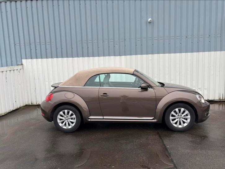 VW New Beetle bruin 1.2 TSI Cabrio, Auto's, Volkswagen, Bedrijf, Te koop, Overige modellen, ABS, Adaptieve lichten, Airbags, Airconditioning