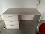 Bureau wit hout met bureaustoel, Huis en Inrichting, Bureaus, Ophalen, Zo goed als nieuw, Bureau