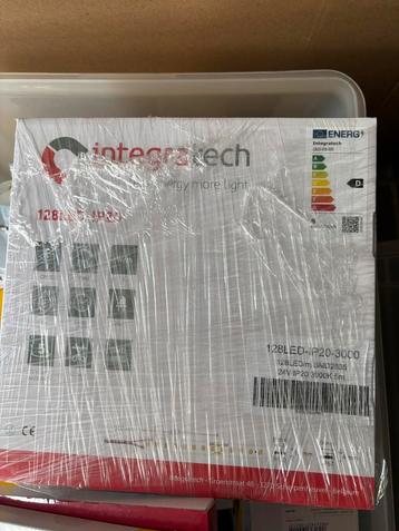 Led strip Integratech 24V - 3000 & 4000K in totaal 45 meter beschikbaar voor biedingen