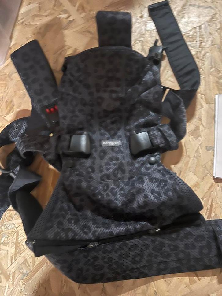 Draagzak one air babybjorn luipaard antraciet, Kinderen en Baby's, Babydragers en Draagdoeken, Zo goed als nieuw, Draagzak, Ophalen