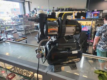 Stanley pompe autoamorcante 900 watts. beschikbaar voor biedingen